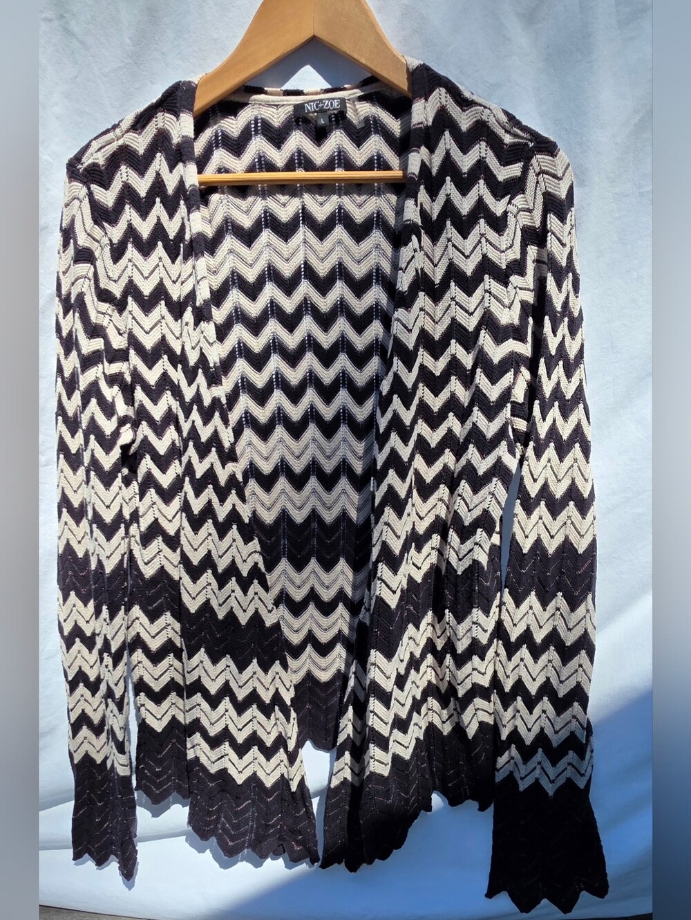 Nic+Zoe Large Black and Cream Chevron Knit Cardigan